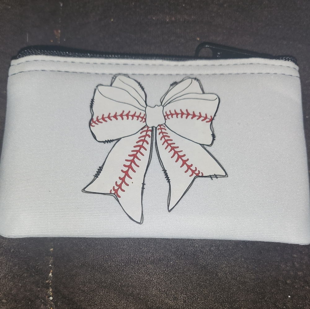 White Pouch with Baseball Stitch Bow
